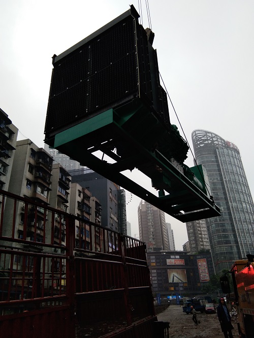 重庆运输公司发电机吊装